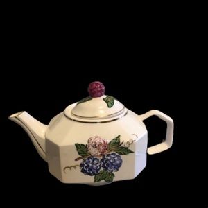 Teapot Knox Berry Farm